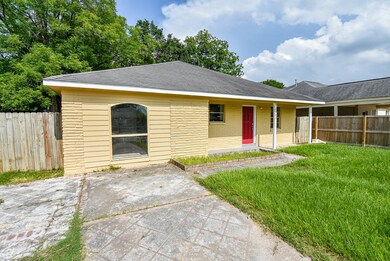 7102 Sunnyhill St, Houston, TX 77088 - photo 4
