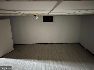 1401 Stonewood Rd, Baltimore, MD 21239 - photo 6