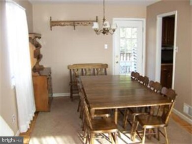 4209 Juniper Dr, Reading, PA 19605 - photo 4