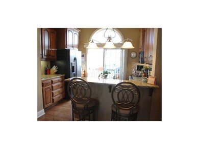 Bright & sunny Kitchen with plenty of counter & ca