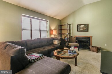 1301 Fairbourne Ct, Lansdale, PA 19446 - photo 3