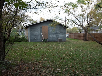 3818 Penelope St, Dallas, TX 75210 - photo 7