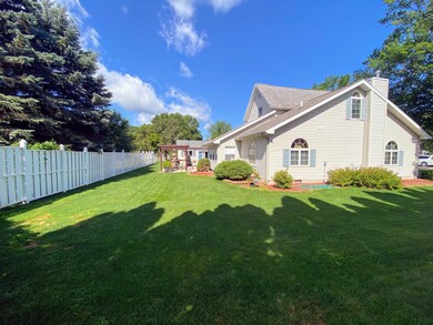 509 W Bridge St, Big Rapids, MI 49307 - photo 3