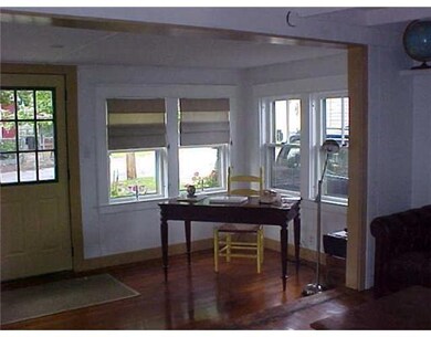 Studio/Study/Office.