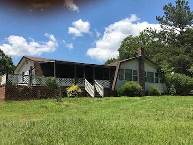 147 Pond Ln, Tennessee Ridge, TN 37178 - photo 5