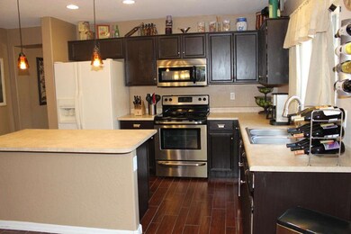 Stainless appliances & updated fixtures