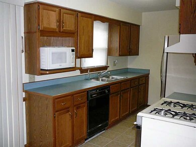 3046 W 25th St, Erie, PA 16506 - photo 5