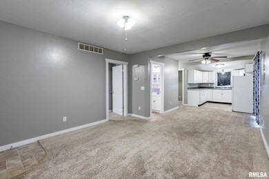 1415 W 16th St, Davenport, IA 52804 - photo 7