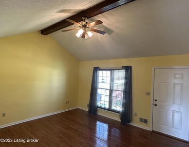 9105 Fairridge Dr, Louisville, KY 40229 - photo 4