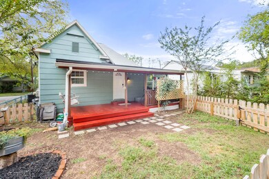 2910 N. Chamberlain-7