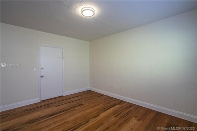 7510 Byron Ave unit 3, Miami Beach, FL 33141 - photo 3