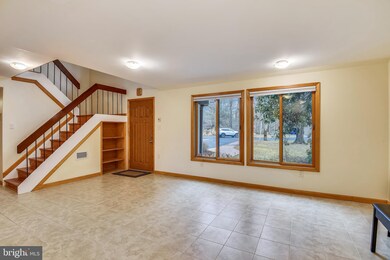 11605 Maddox Ct, North Potomac, MD 20878 - photo 4