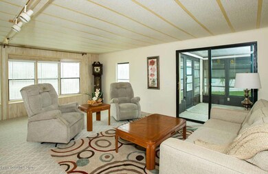 3 703--Silverthorn--Ct - Living Room - V