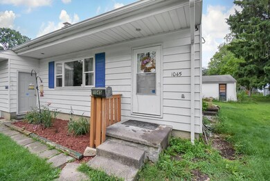 1-web-or-mls-1045-erickson-ave