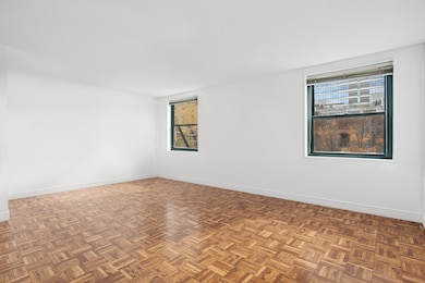 137 Barrow St unit 5A, New York, NY 10014 - photo 2