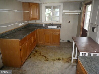 917 Marion St, Reading, PA 19604 - photo 4