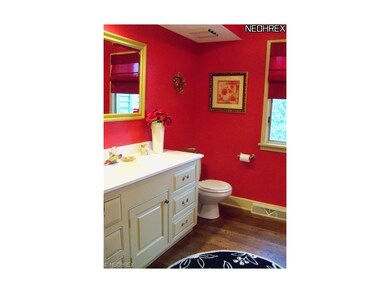 Full bath with guest/inlaw suite on 1st floor.