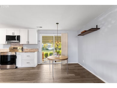 301 S Everest Rd, Newberg, OR 97132 - photo 5