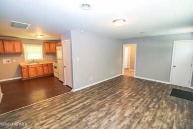 109 Arnold Rd, Jacksonville, NC 28546 - photo 7