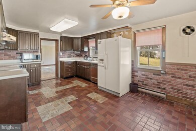 12634 Bunker Hill Rd, Union Bridge, MD 21791 - photo 4