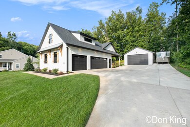 2574 Knapp St NE, Grand Rapids, MI 49505 - photo 2