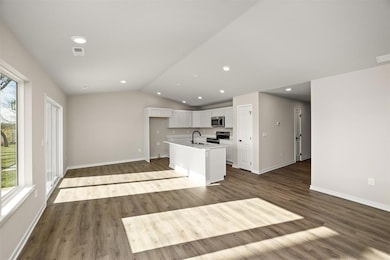 4311 Grover Woods Ln, Des Moines, IA 50317 - photo 6