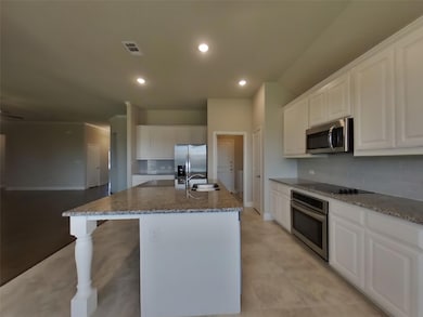 133 Colonial Dr, Joshua, TX 76058 - photo 5