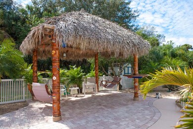 Tiki Bar-1