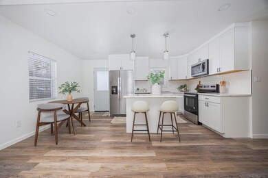 2745 Berrell Av-05