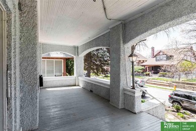 How charming would this be with curtains and some wicker or adirondeck chairs?  Appeal to tenants that want a community.