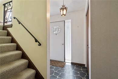 Entry & Steps to Living Room
