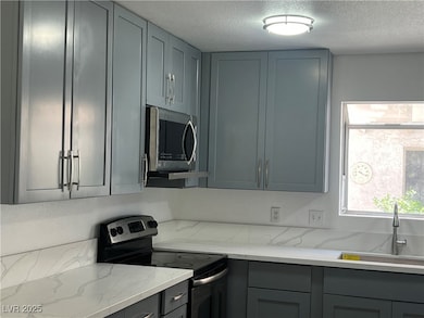 158 Greenbriar Townhouse Way, Las Vegas, NV 89121 - photo 4