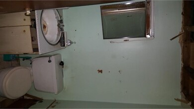 42 Hendel St, Reading, PA 19607 - photo 5