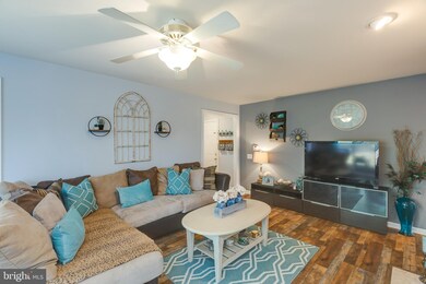 8201 Crossbrook Ct unit 101, Lorton, VA 22079 - photo 5