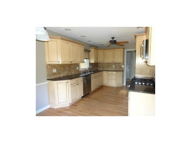 GORGEOUS KITCHEN!