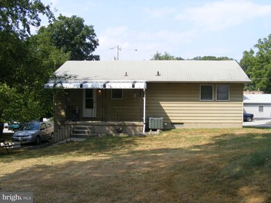 219 Hazel Ave, Halethorpe, MD 21227 - photo 4