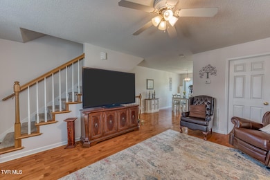 147 Rainbow Cir-5