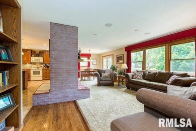 1603 Skyline Dr, Bettendorf, IA 52722 - photo 4