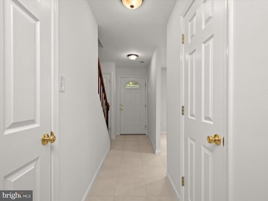 5838 Morningbird Ln, Columbia, MD 21045 - photo 4