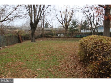 2842 Tolbut St, Philadelphia, PA 19136 - photo 3