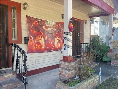 5450 Burgundy St, New Orleans, LA 70117 - photo 2