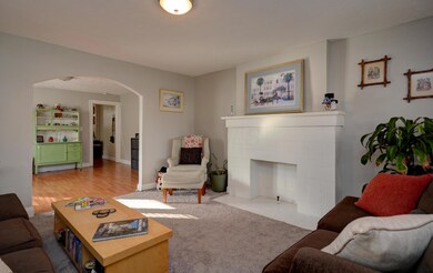 665- Living Room (2)