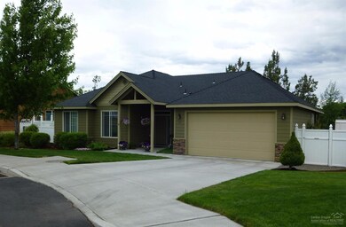 202 NW 16th Place, Redmond, OR 97756 - photo 2