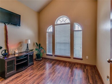 605 Loyd Ln, Moore, OK 73160 - photo 7