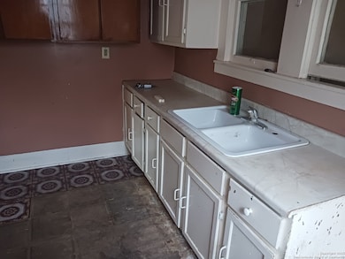 702 W Malone Ave, San Antonio, TX 78225 - photo 3