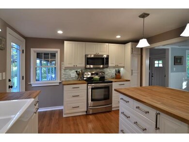 CENTER ISLAND IN KITCHEN