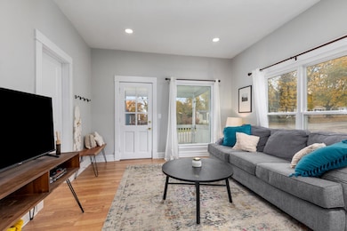 536 Wright St NE, Grand Rapids, MI 49505 - photo 4