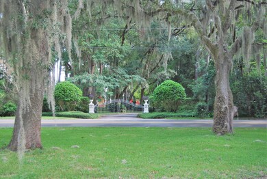 4608 Ortega Farms Cir, Jacksonville, FL 32210 - photo 2