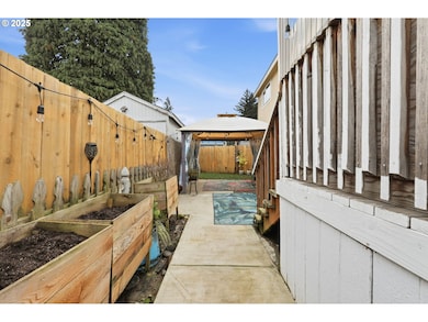 5990 SE King Rd unit 18, Milwaukie, OR 97222 - photo 2