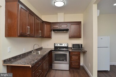 530 Penn Ave unit 2ND FLOOR FRONT, West Reading, PA 19611 - photo 4